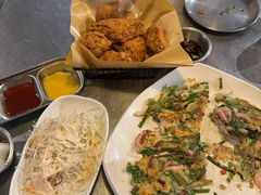 海鲜葱饼-富乐满韩国正宗炸鸡韩国料理(虹泉路店)