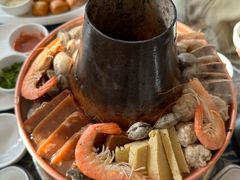 -一口猪海鲜浑锅·东北家常菜