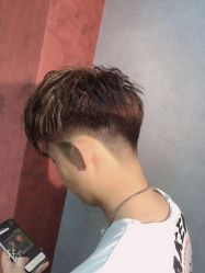 -诗悦发型烫染SALON