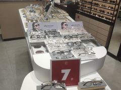-博士眼镜集团石人工眼镜(虹口万泰店)