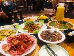 -老滇山寨•云南特色菜•地方菜•民族风情歌舞表演(金碧店)