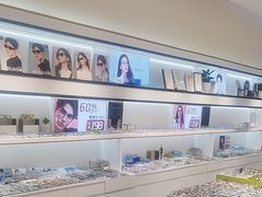 -J-Optical佳视明眼镜·蔡司视觉(青岛金茂览秀城店)