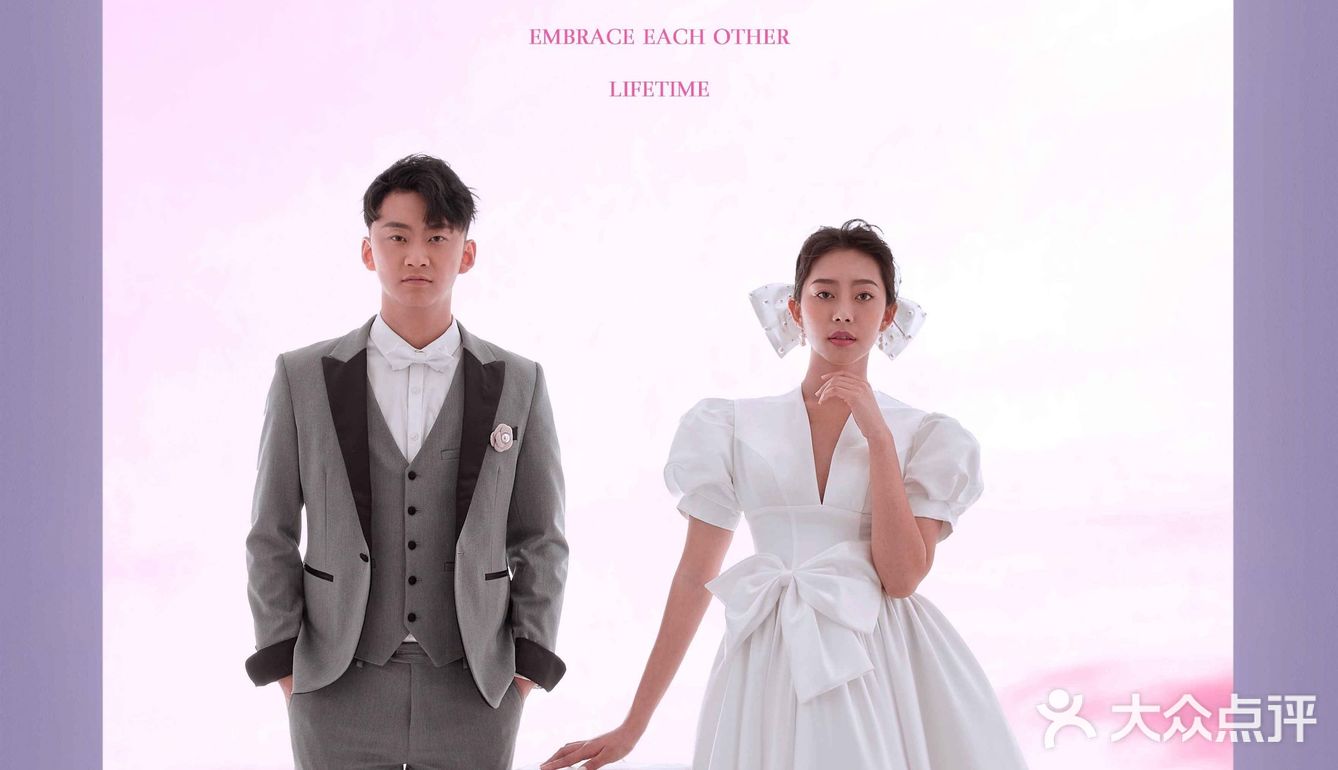 专业的无影棚拍摄，画面干净又高级