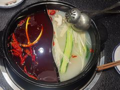 -两三事小郡肝串串香火锅(桂庙店)