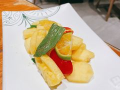 青柠檬拌鲜菠萝-云海肴·汽锅鸡·云南菜(高德置地店)
