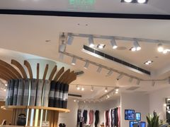 -lululemon(上海浦东IFC店)