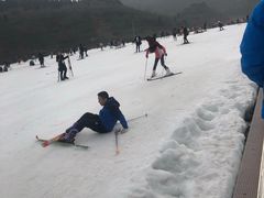 -济南卧虎山滑雪场