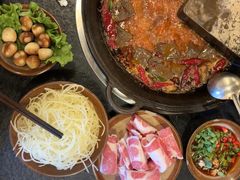 -渝井巷重庆老火锅(沈阳吉祥店)