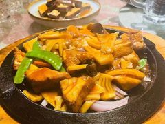 鐵板豆腐-C31地窖餐厅(黑龙江北路店)