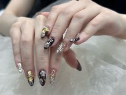 -芊屿芊浔美甲