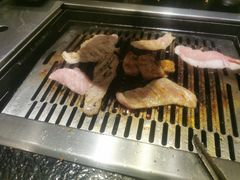 -臻牛烤肉