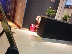 -皇盈轻奢·足道瑜伽·SPA会所(郑州东站店)