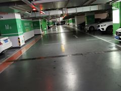 -龙湖虹桥天街-停车场