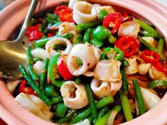 蒜香鱿鱼煲年糕-甜阿姨·天台花园私房菜(万松园店)