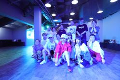 -CASTER跳舞俱乐部