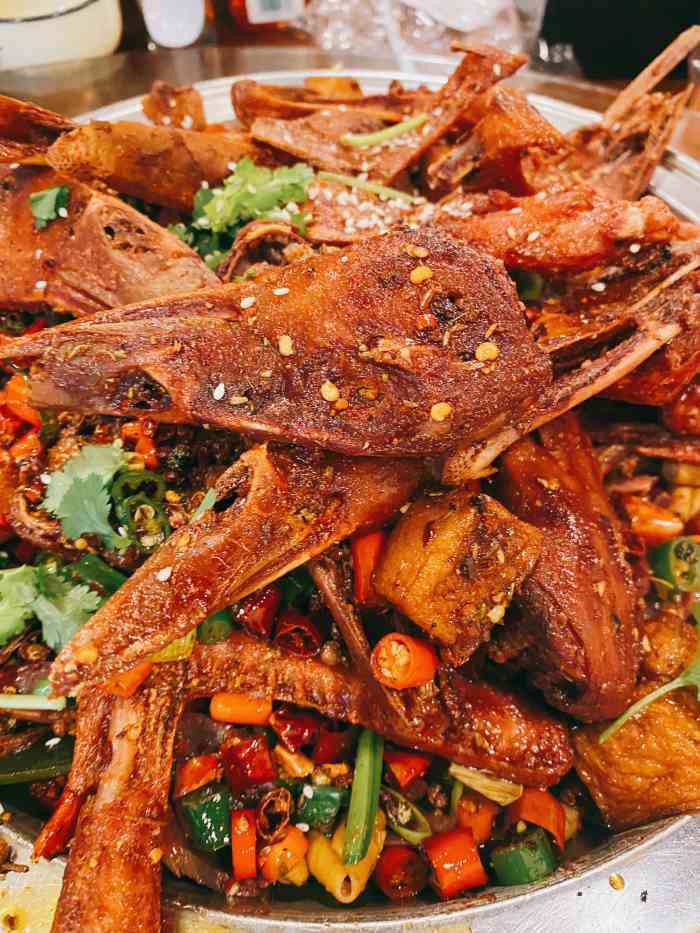 干锅鸭头家常菜(西门店)-"在路边的一家店,开了很久,之前来菜量超级.