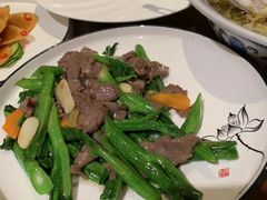 芥蓝炒肥叉-广州中心皇冠假日酒店·百粤楼