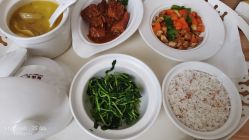 -童谣里医疗级月子中心(独栋湖景店)