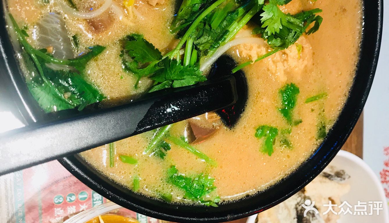店面有点小哈，越吃越热空调没啥用