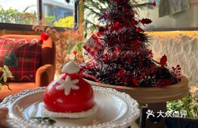 Santa Hat Cake