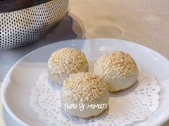 黄桥酥饼-皇朝会.经典传统粤菜(外滩店)