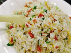 -江城燕子大排档(江汉路步行街店)