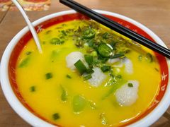 金汤酸菜鱼米粉-吉品合酥脆烤饼(太平洋森活天地店)