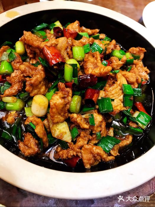 福照楼汽锅鸡饭店(南亚店)宣威小炒肉图片