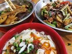 -雷祖芳老妈蹄花店