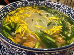 -榴乡缘云南蒙自菊花过桥米线