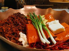-墨居上隐·院子里火锅(峨眉店)