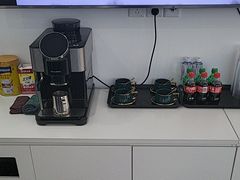 -北亚国超特斯拉授权钣喷中心