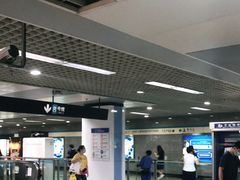 -陆家浜路(地铁站)