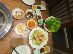 -明洞阿姨·韩式酱蟹烤肉·创意料理(三元桥店)