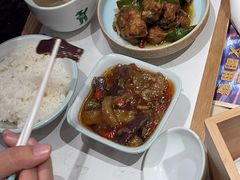 -老乡鸡(上海白玉兰广场店)