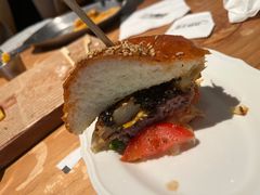 -三勾JJJ Burger&Coffee(梅溪湖店)