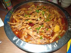 鸡爪煲-胖哥俩肉蟹煲(湖滨银泰in77店)