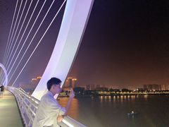 -南京眼步行桥