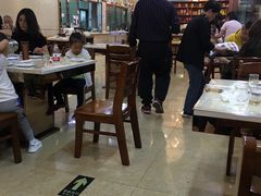 大堂-相聚青山餐厅(阎河路店)