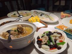 -荷塘秋月·本帮江浙菜(国权路店)