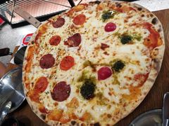 韩式牛肉披萨辣鸡肉披萨双拼-机器人火炉披萨