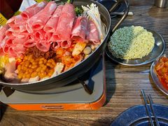 部队锅-MI WU FACTORY米屋美食工厂餐厅(绿地店)