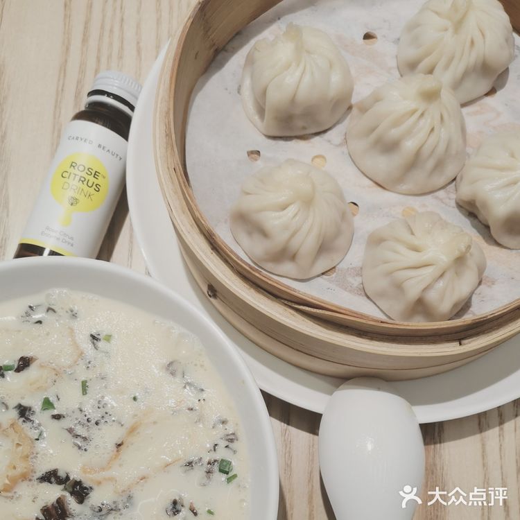 ❷蟹粉灌汤包.太咸了不太好吃