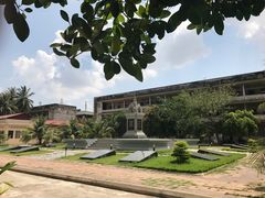 -吐斯廉屠杀博物馆