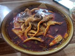 蘑菇-老字号杨坡红油米线腊汁肉夹馍(东四道巷店)