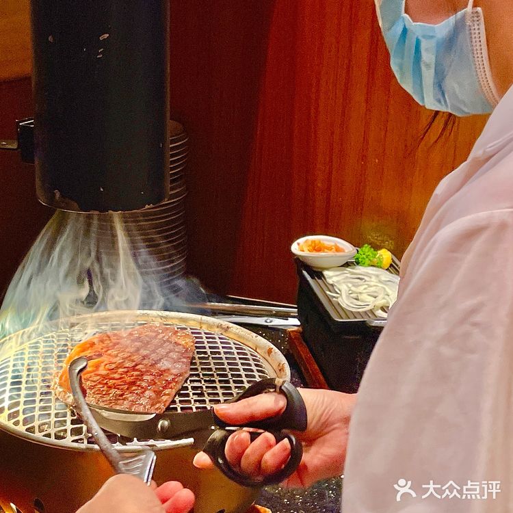 姐妹们日式烧肉吃起,新年冲一波!