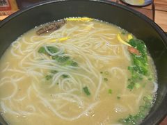 -银米·云南传统过桥米线(双廊黑金冠店)