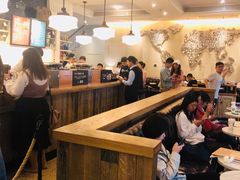 大堂-星巴克臻选(广州沙面店)