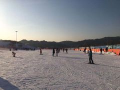 -荣盛康旅野三坡滑雪场