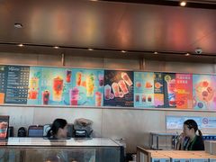 大堂-星巴克(浦东机场T2到达店)